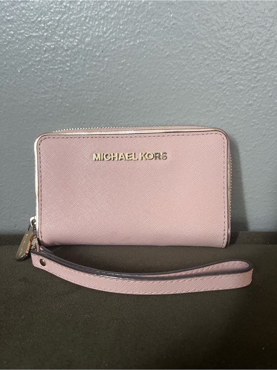 Michael Kors Handbags - Michael Kors Blush Pink Saffiano Zip Wallet Wristlet